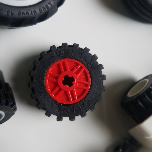 Lego Miscellaneous Tires - Picture 8 of 14